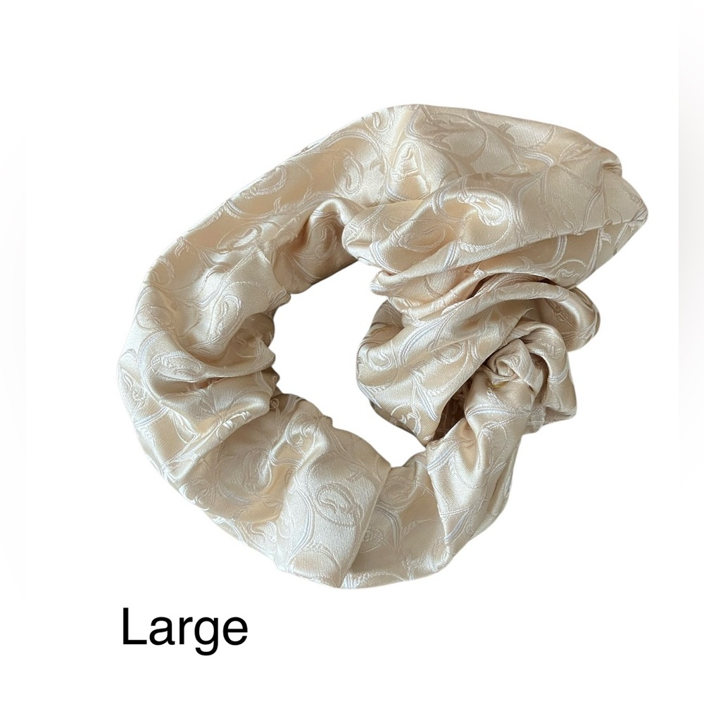 BN 100% Recycled Silk Handmade Scrunchies - Bundle of 3 - Picture 8 of 9